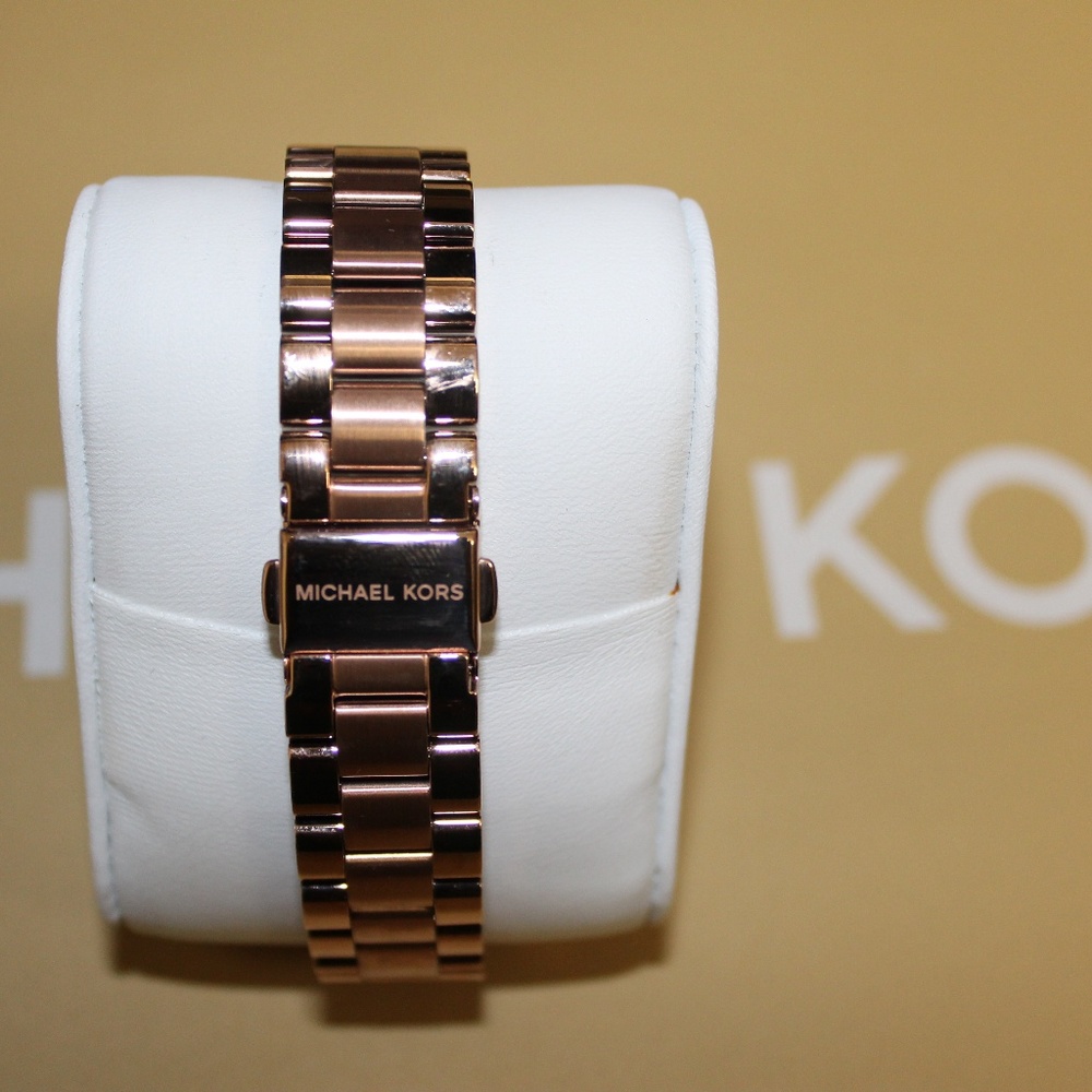 Michael Kors Unisex Rose Gold Smart Watch MKT5022 - Picture 5 of 7